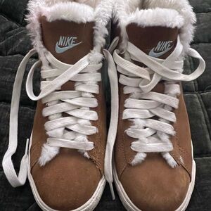 Nike Women's Blazer 77’ size 6Y or women’s 7.5  High-Top Sneakers